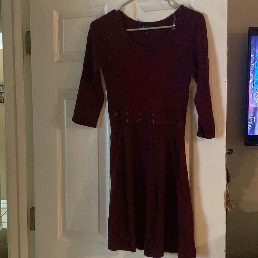 Medium burgundy mid dress
